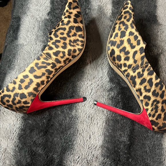 Leopard Stiletto Heels - Picture 2 of 4